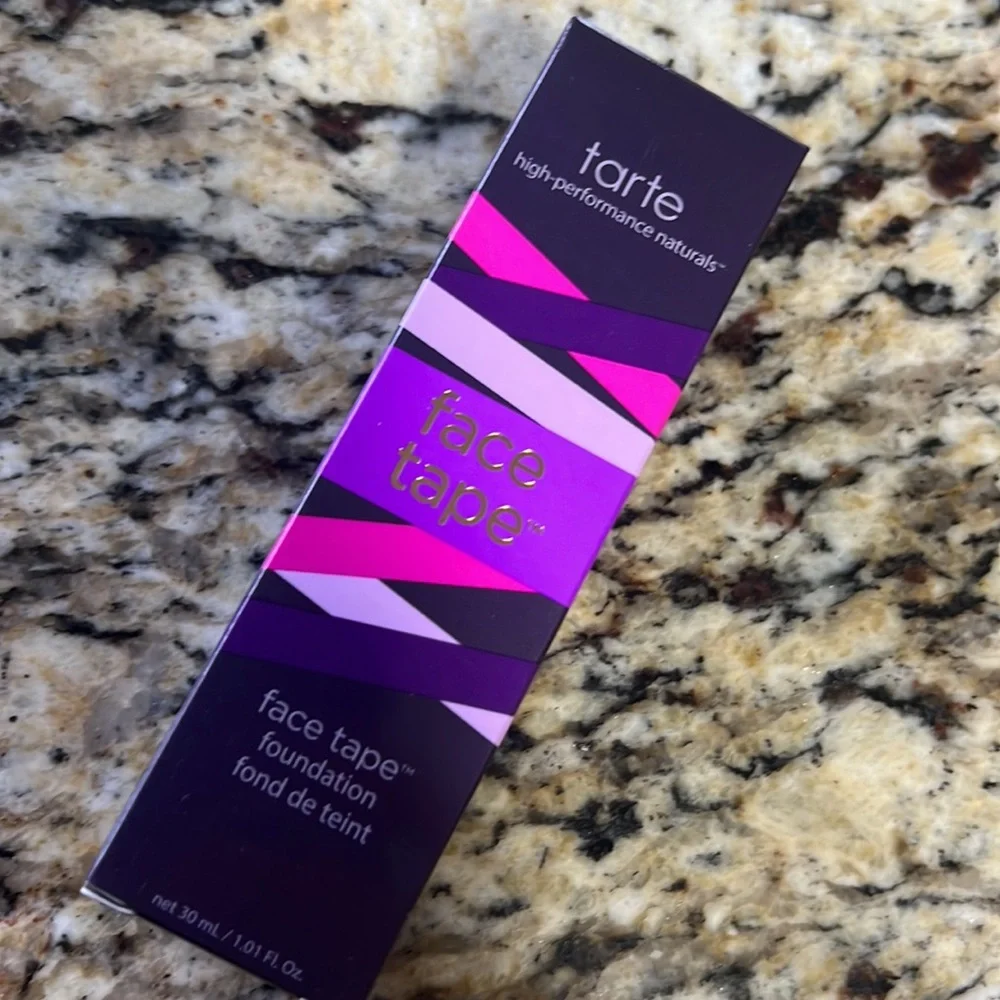 💕🌙HP! Tarte Porcelain Beige Face Tape Foundation